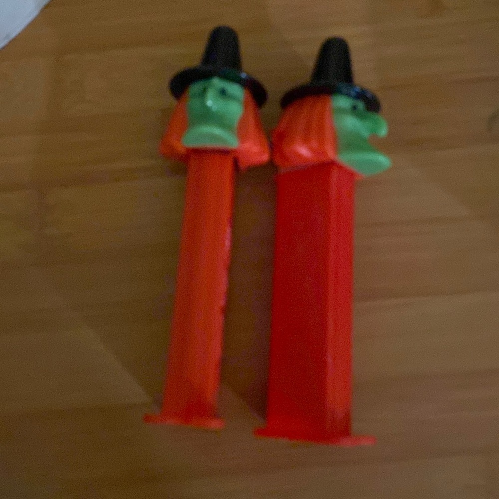 Vintage Witch PEZ dispenser